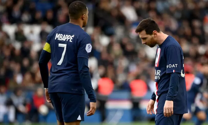 മെസ്സിക്കെതിരെ കൂക്കിവിളിയുമായി പി.എസ്.ജി ആരാധകർ; റെന്നെയോട് നാണംകെട്ട് ഫ്രഞ്ച് ചാമ്പ്യന്മാർ മെസ്സിക്കെതിരെ കൂക്കിവിളിയുമായി പി.എസ്.ജി ആരാധകർ; റെന്നെയോട് നാണംകെട്ട് ഫ്രഞ്ച് ചാമ്പ്യന്മാർ