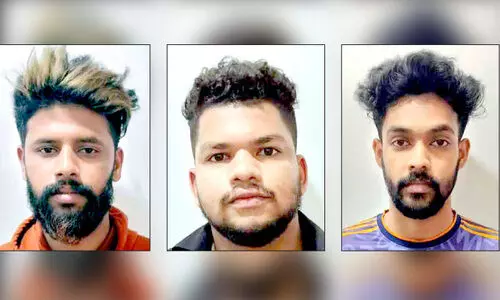 പൊ​തു​സ്ഥ​ല​ത്ത് ക​ക്കൂ​സ് മാ​ലി​ന്യം ത​ള്ള​ൽ: മൂ​ന്നു​പേ​ർ പി​ടി​യി​ൽ