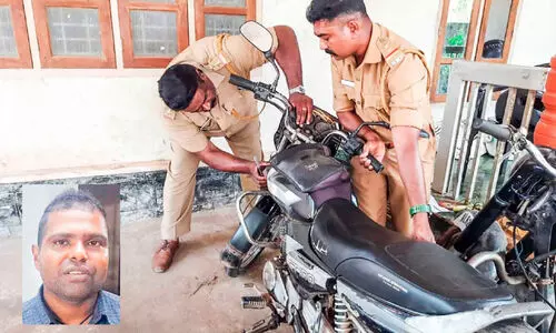 fake number plate, bike seized