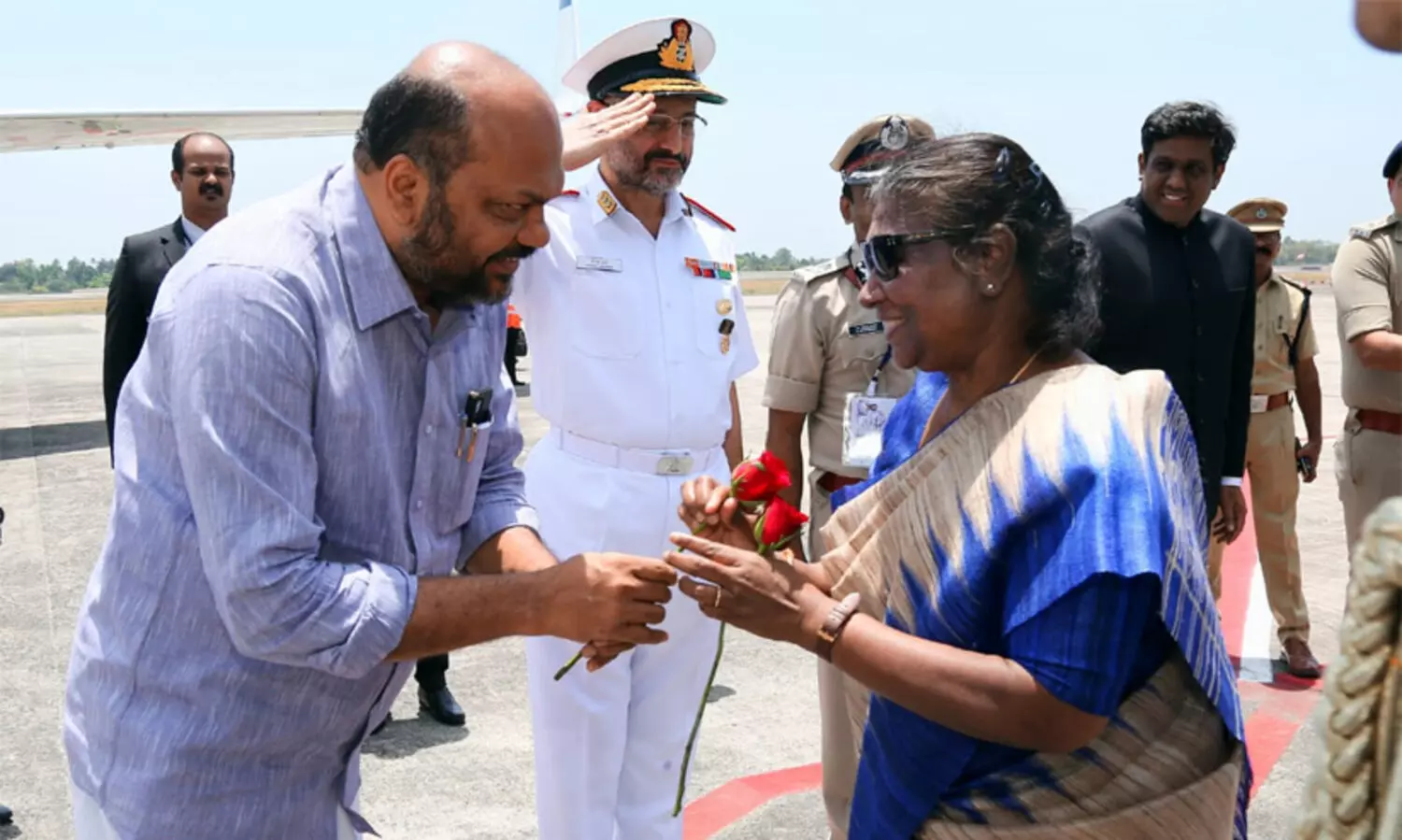 രാഷ്ട്രപതി ദ്രൗപദി മുര്‍മു ന്യുഡല്‍ഹിയിലേക്ക് മടങ്ങി