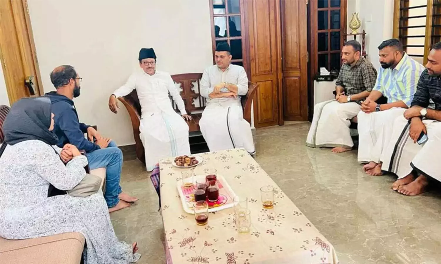 പിന്തുണക്ക് നന്ദി പറയാൻ സിദ്ദീഖ് കാപ്പനും ഭാര്യയും പാണക്കാട്ടെത്തി