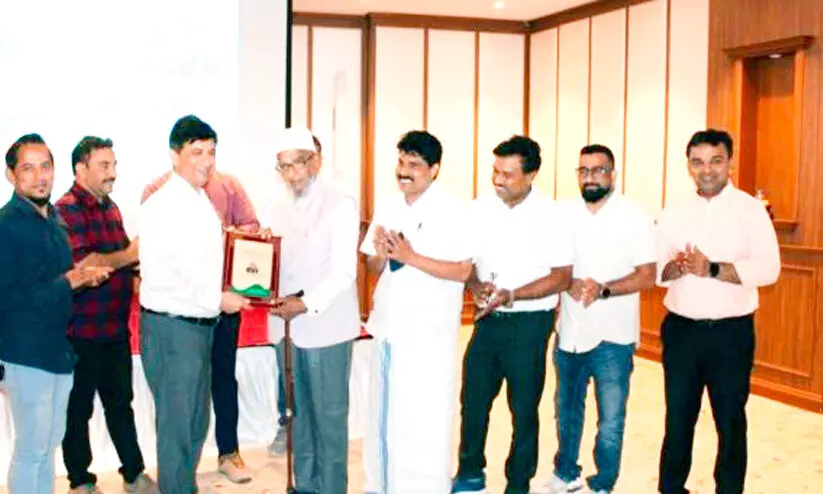 എം.​എ. മു​ഹ​മ്മ​ദ്‌ ജ​മാ​ലി​ന്​ മ​സ്ക​ത്ത് ​പൗ​ര​സ​മൂ​ഹ​ത്തി​ന്‍റെ ആ​ദ​രം