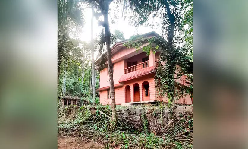 പ​ഴ​യി​ടം ഇ​ര​ട്ട​ക്കൊ​ല​പാ​ത​കം