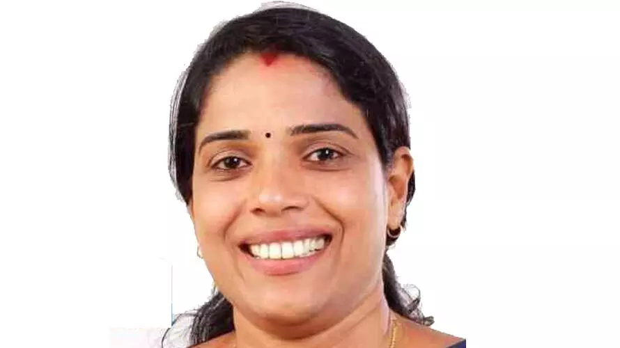 സ്വന്തം പ്രസിഡൻറിനെ അവിശ്വാസത്തിലൂടെ വീഴ്ത്തി കോൺഗ്രസ്, അറ്റകൈ പ്രയോഗത്തിന് എൽ.ഡി.എഫ് പിന്തുണ; നാണംകെട്ട് പടിയിറക്കം