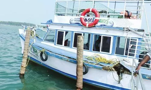 പൊ​ന്നാ​നി ന​ഗ​ര​സ​ഭ​യു​ടെ യാ​ത്ര ബോ​ട്ട്