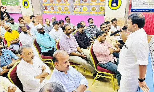 സൗ​ദി​യി​ൽ മൂ​ന്നു പ​തി​റ്റാ​ണ്ട് പി​ന്നി​ട്ട പ്ര​വാ​സി​ക​ൾ​ക്ക് ആ​ദ​രം