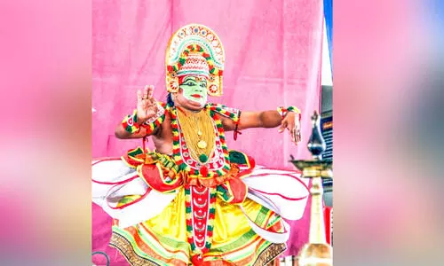 ഓ​ട്ട​ന്‍തു​ള്ള​ല്‍