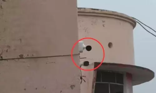 കോളജിലെ വാട്ടർ ടാപ്പ് മോഷ്ടാവിനെ പിടിക്കാൻ ടോയ്‍ലറ്റിലേക്ക് തിരിച്ച് സി.സി.ടി.വി കാമറ; പ്രതിഷേധവുമായി വിദ്യാർഥികൾ