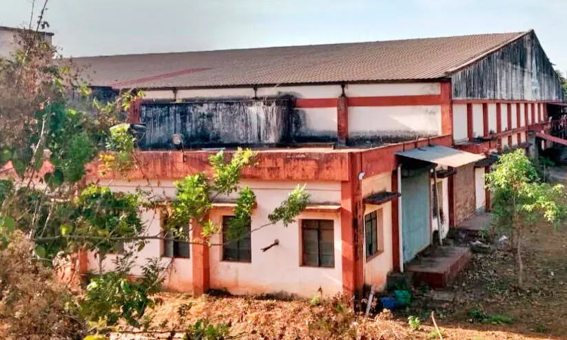 കക്കാട് സ്​പിന്നിങ് മിൽ പൂട്ടിയിട്ട് മൂന്നുവർഷം