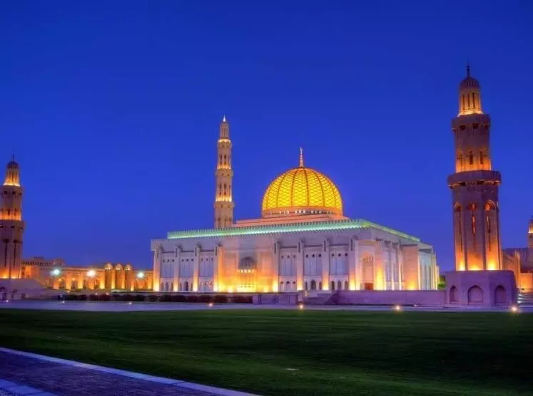 പിറ കണ്ടു, ഒമാനിൽ വ്രതാരംഭം നാളെ