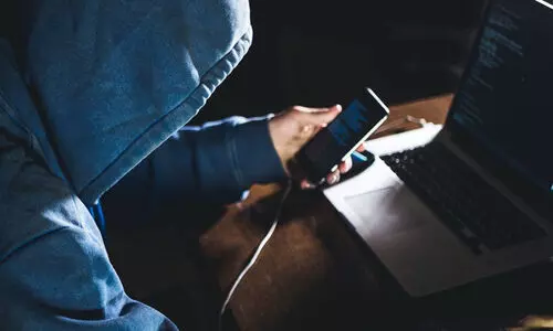 പു​തി​യ തി​ര​ക്ക​ഥ​ക​ൾ, ത​ട്ടി​പ്പു​ക​ൾ പ​ഴ​യ​പ​ടി