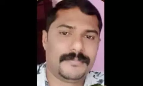 പൊലീസ് ഓഫിസർ തൂങ്ങിമരിച്ച നിലയിൽ