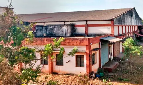 കക്കാട് സ്​പിന്നിങ് മിൽ പൂട്ടിയിട്ട് മൂന്നുവർഷം