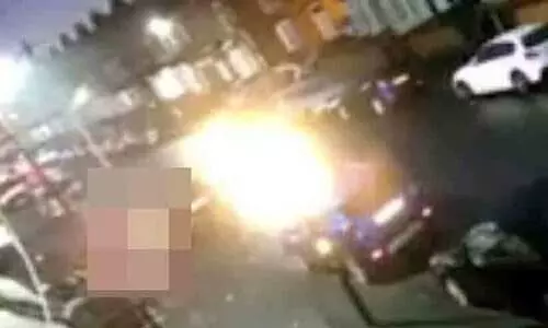 മസ്ജിദിൽ നിന്നു ഇറങ്ങി വന്ന ആളെ നടുറോഡിൽ തീകൊളുത്തി