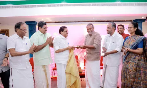 300 രൂപക്കുവേണ്ടി കേരള സമൂഹത്തിനെ ഒറ്റിക്കൊടുക്കരുത്​ -മന്ത്രി പി. പ്രസാദ്​