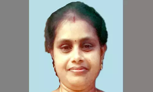 വീട്ടമ്മ വെട്ടേറ്റ് മരിച്ചു; ഭർത്താവും വീട്ടമ്മയുടെ സുഹൃത്തും കസ്റ്റഡിയിൽ