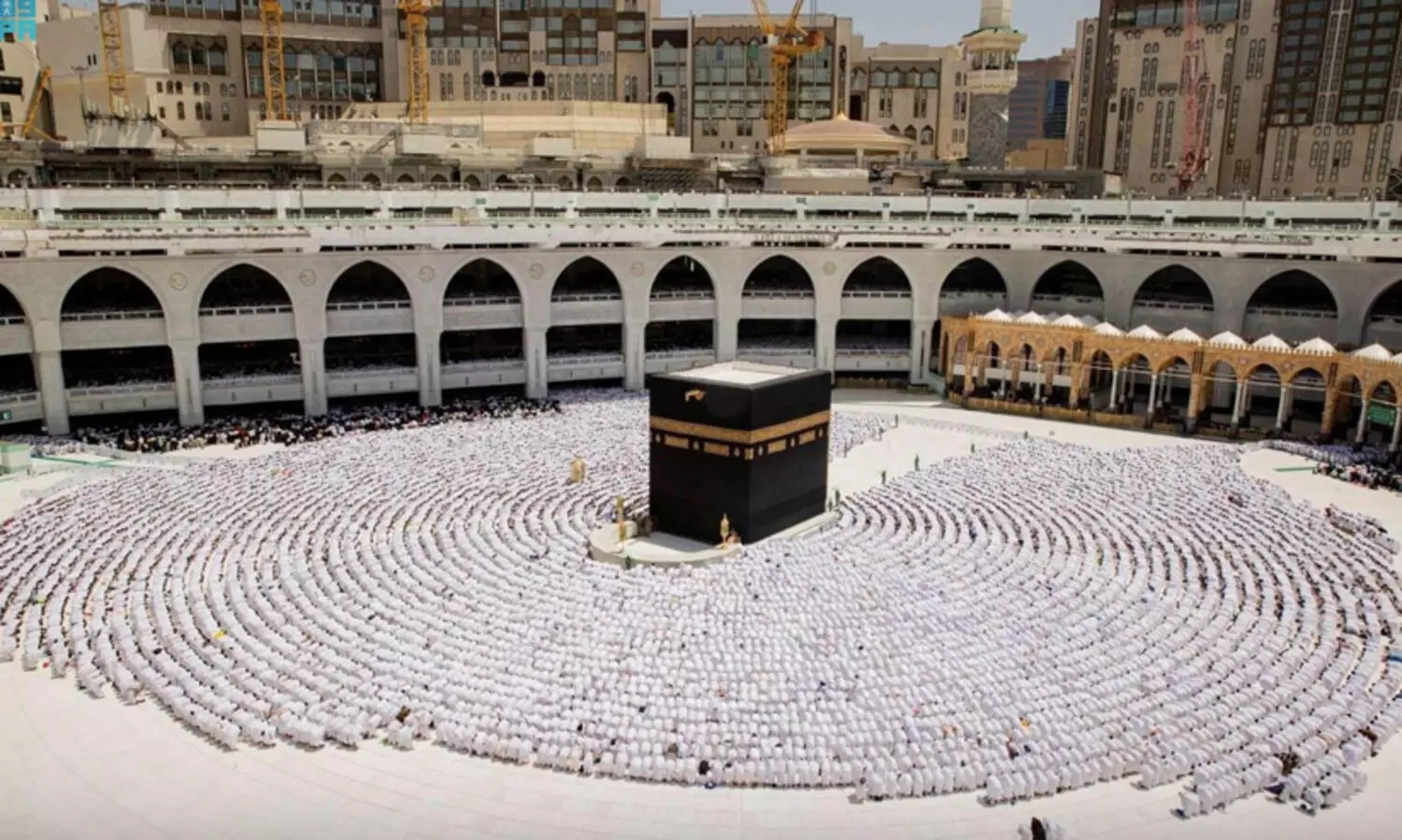 റമദാനിലെ ആദ്യ ജുമുഅയിൽ ഭക്തജന സമുദ്രമായി മക്ക, മദീന ഹറമുകൾ