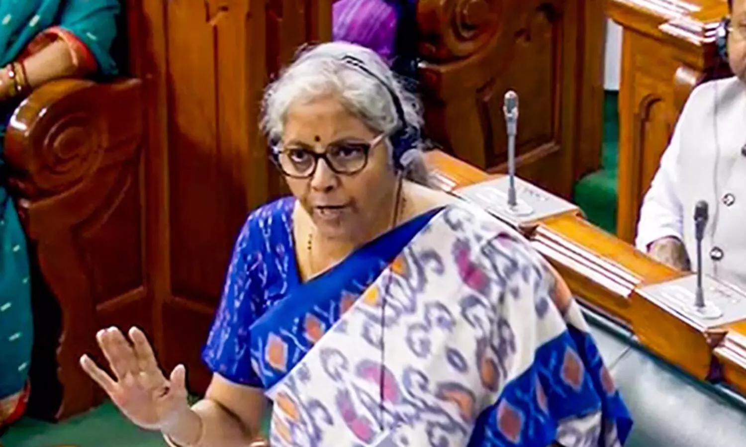 വരുമാനം ഏഴു ലക്ഷത്തിന് അല്പം മുകളിലാണോ? ഭീമൻ നികുതി പേടിക്കേണ്ട