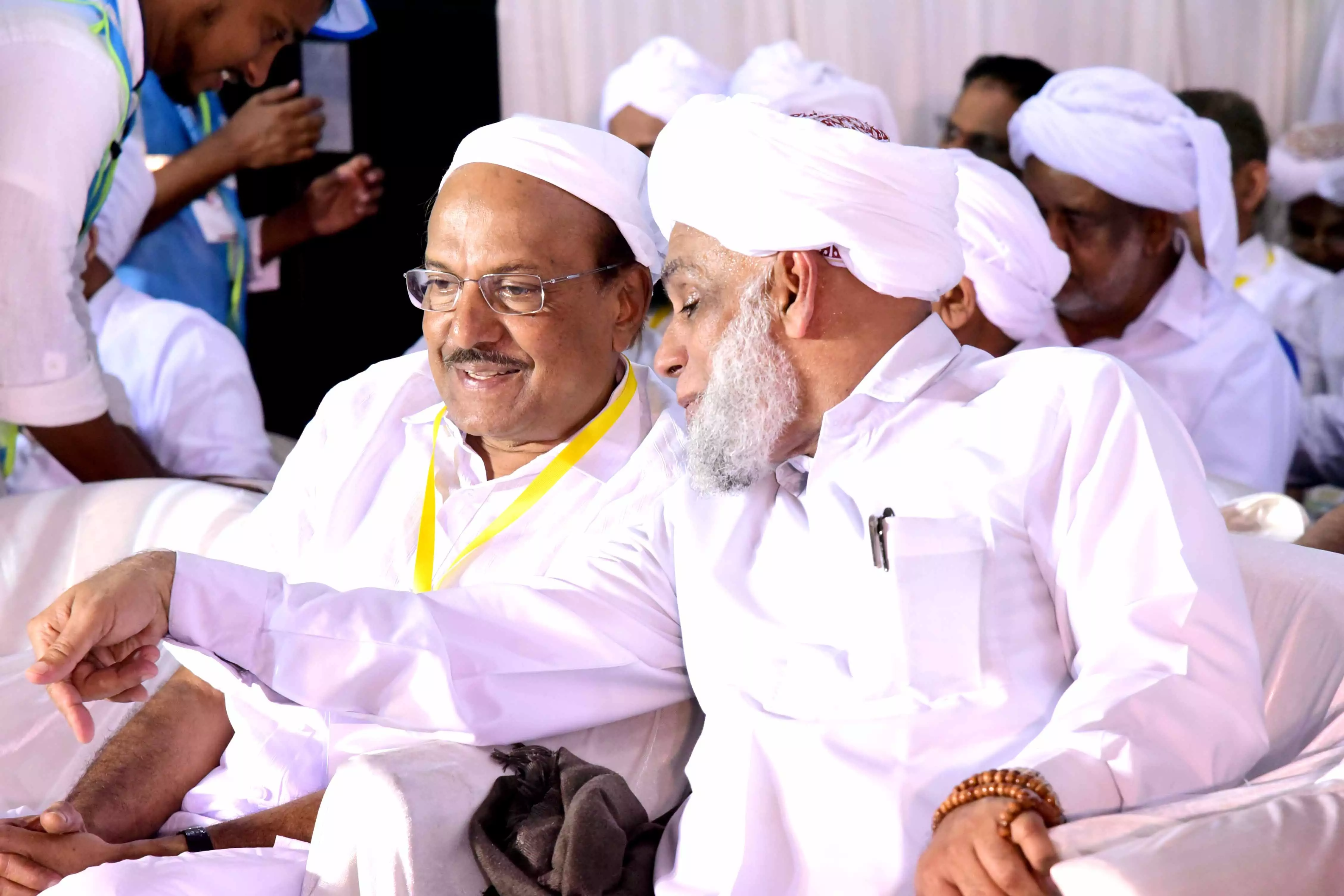 പി.കെ. കുഞ്ഞാലിക്കുട്ടിയും സമസ്ത കേരള ജംഇയ്യതുൽ ഉലമ പ്രസിഡന്റ് ജിഫ്രി മുത്തുക്കോയ തങ്ങളും പി.കെ. കുഞ്ഞാലിക്കുട്ടിയും സമസ്ത കേരള ജംഇയ്യതുൽ ഉലമ പ്രസിഡന്റ് ജിഫ്രി മുത്തുക്കോയ തങ്ങളും