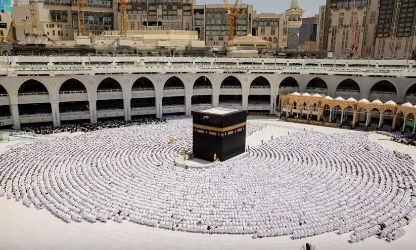 റമദാനിലെ ആദ്യ ജുമുഅയിൽ ഭക്തജന സമുദ്രമായി മക്ക, മദീന ഹറമുകൾ റമദാനിലെ ആദ്യ ജുമുഅയിൽ ഭക്തജന സമുദ്രമായി മക്ക, മദീന ഹറമുകൾ