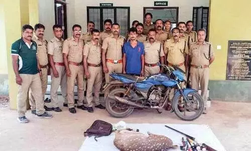 പുള്ളിമാന്‍റെ ജഡവും തോക്കുമായി യുവാവ് പിടിയിൽ