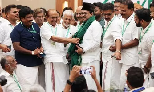 മു​സ്​​ലിം ലീ​ഗി​ന്​ മു​ന്നി​ലെ വ​ഴി​ക​ൾ