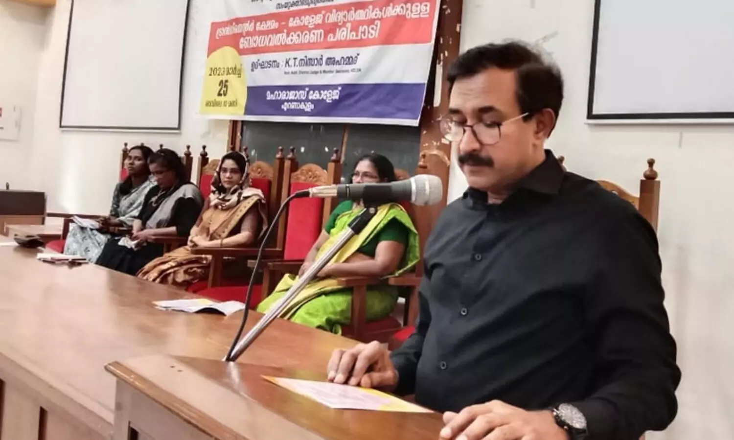 ട്രാന്‍സ്‌ജെന്‍ഡര്‍ സൗഹൃദപര കേരളം: കോളജ് വിദ്യാര്‍ഥികള്‍ക്ക് ബോധവത്കരണ ക്ലാസ്