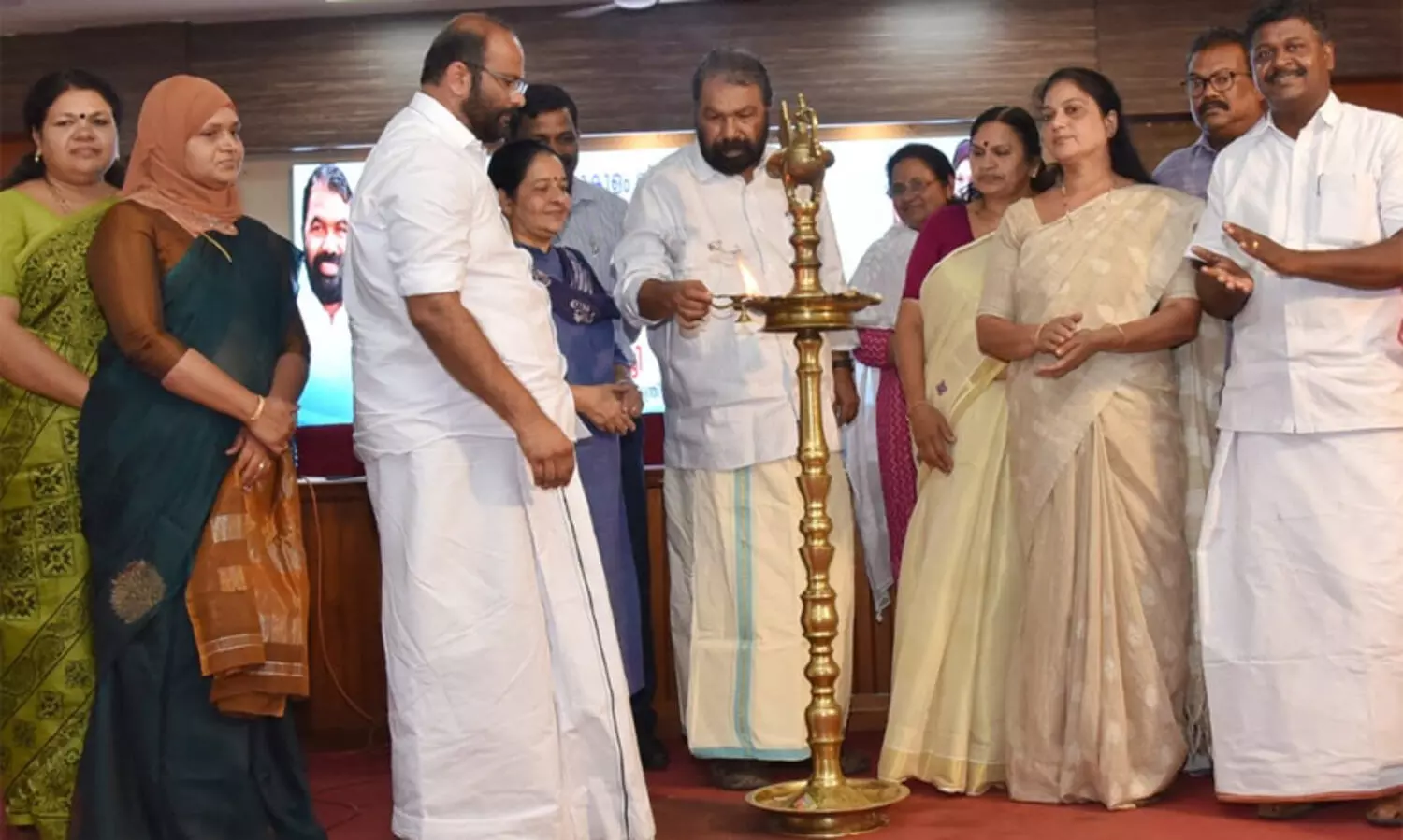 തദ്ദേശ സ്ഥാപനങ്ങള്‍ നടപ്പാക്കുന്നത് പൊതുവിദ്യാഭ്യാസത്തിന് ശക്തിപകരുന്ന പ്രവര്‍ത്തനങ്ങളെന്ന് വി.ശിവന്‍കുട്ടി