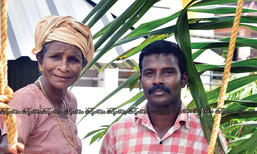 മകൻ കിഷോറിനൊപ്പം മകൻ കിഷോറിനൊപ്പം