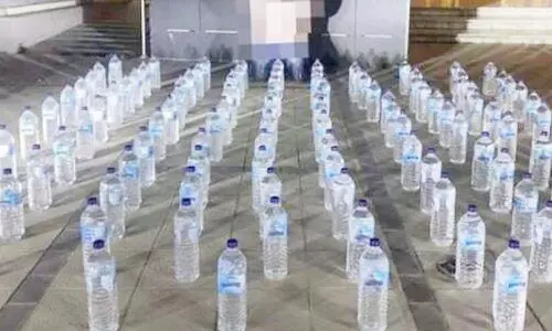 മ​ദ്യ​വു​മാ​യി പ്ര​വാ​സി പി​ടി​യി​ൽ