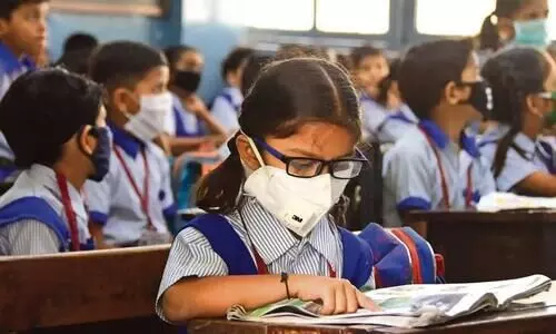 Children should be excluded from advertisement boards