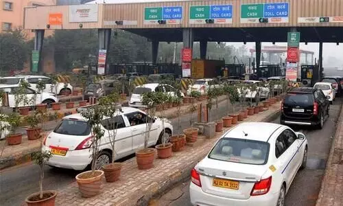 റോഡൊക്കെ നന്നായതിന് അധികം സന്തോഷിക്കണ്ട; ടോൾ നിരക്ക് കൂട്ടാനൊരുങ്ങി കേന്ദ്ര ഹൈവേ മന്ത്രാലയം