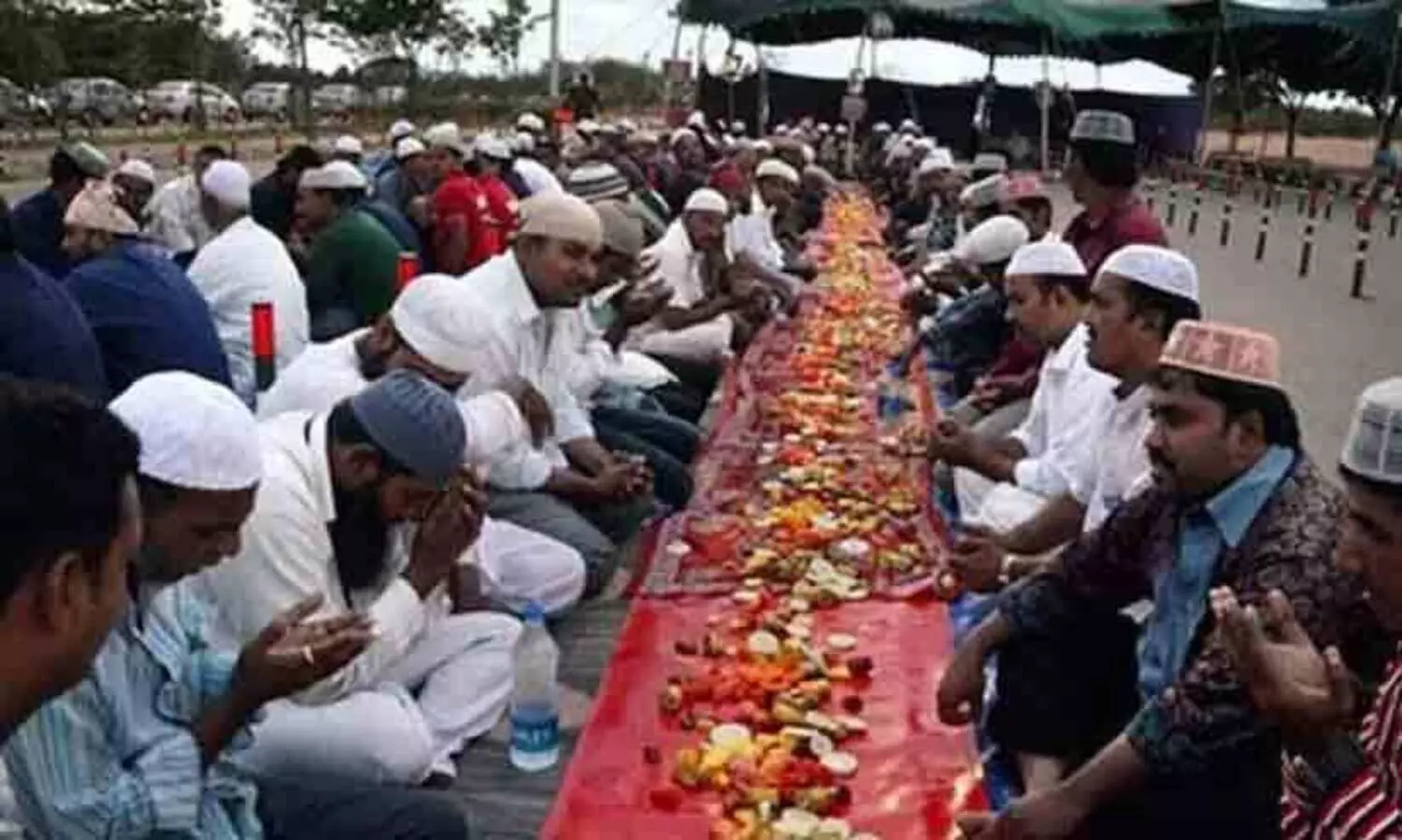 Over 100 fall sick, many critical following Iftar in West Bengal