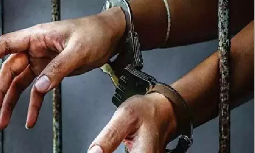 കൊല്ലത്ത് പശുവിനെ ലൈംഗികമായി പീഡിപ്പിച്ചയാൾ അറസ്റ്റിൽ കൊല്ലത്ത് പശുവിനെ ലൈംഗികമായി പീഡിപ്പിച്ചയാൾ അറസ്റ്റിൽ