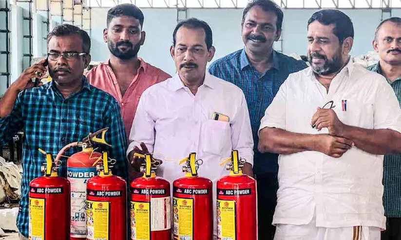 ഡംപിങ് യാർഡിൽ അഗ്നിരക്ഷാ സംവിധാനം ഡംപിങ് യാർഡിൽ അഗ്നിരക്ഷാ സംവിധാനം