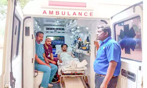 സ്കൂ​ളി​ൽ ആം​ബു​ല​ൻ​സി​ലെ​ത്തി എ​സ്.​എ​സ്.​എ​ൽ.​സി പ​രീ​ക്ഷ എ​ഴു​തി​യ അ​ഭി​ന​വ് കൃ​ഷ്ണ