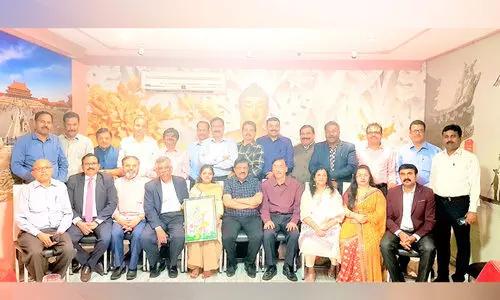 പ്രി​യ​ങ്ക ത്യാ​ഗി​ക്ക് യാ​ത്ര​യ​യ​പ്പ് ന​ൽ​കി