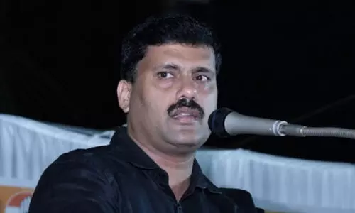 ആഭ്യന്തര വകുപ്പ് ഭരിക്കുന്നത് വത്സൻ തില്ലങ്കേരിയോ?; ആയിരം മടങ്ങ് ശക്തിയിൽ സംഘികൾക്കെതിരെ പ്രതികരിക്കും -റിജിൽ