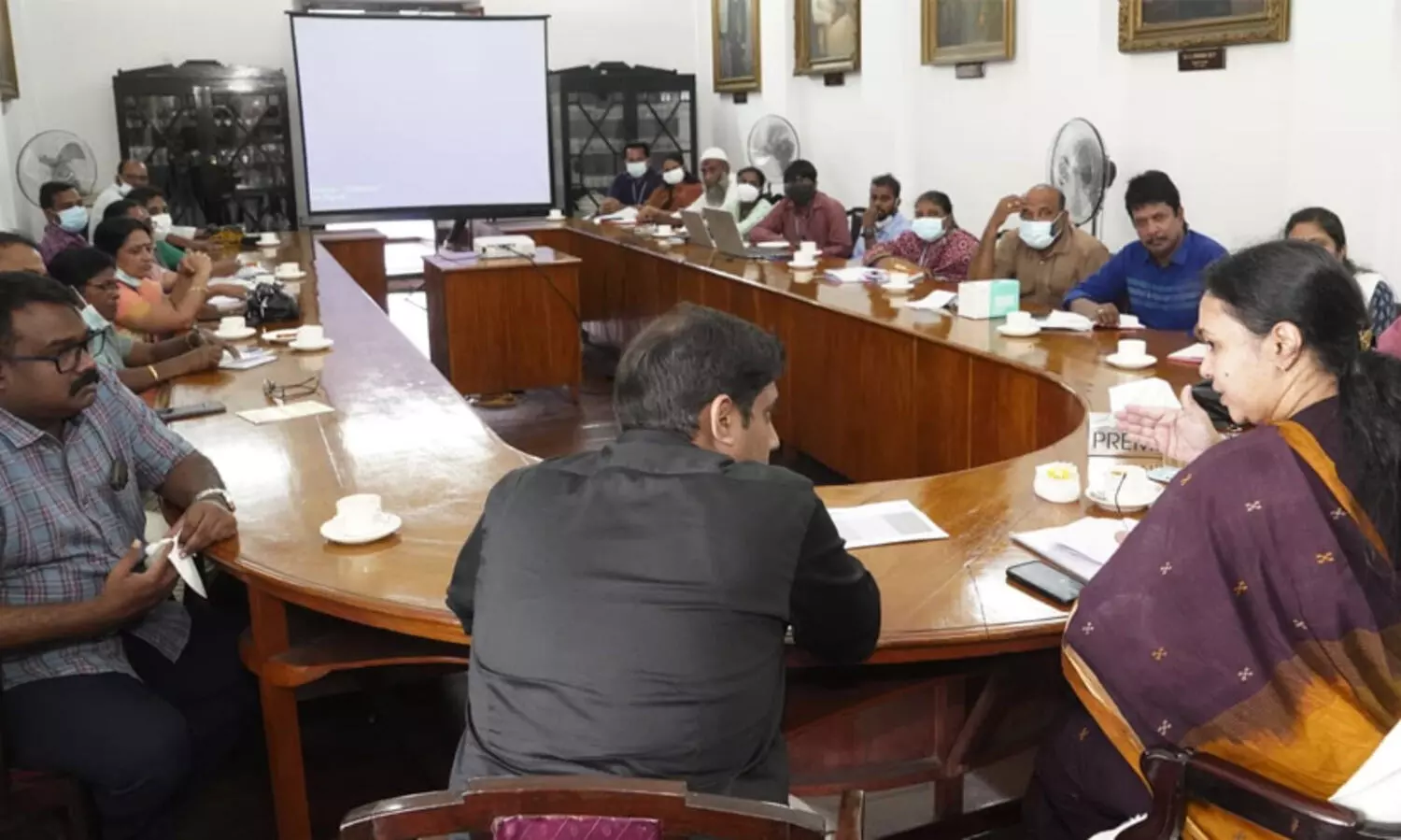 ബ്രഹ്മപുരത്ത് ആരോഗ്യ സേവനങ്ങള്‍ തുടരുമെന്ന് വീണ ജോര്‍ജ്