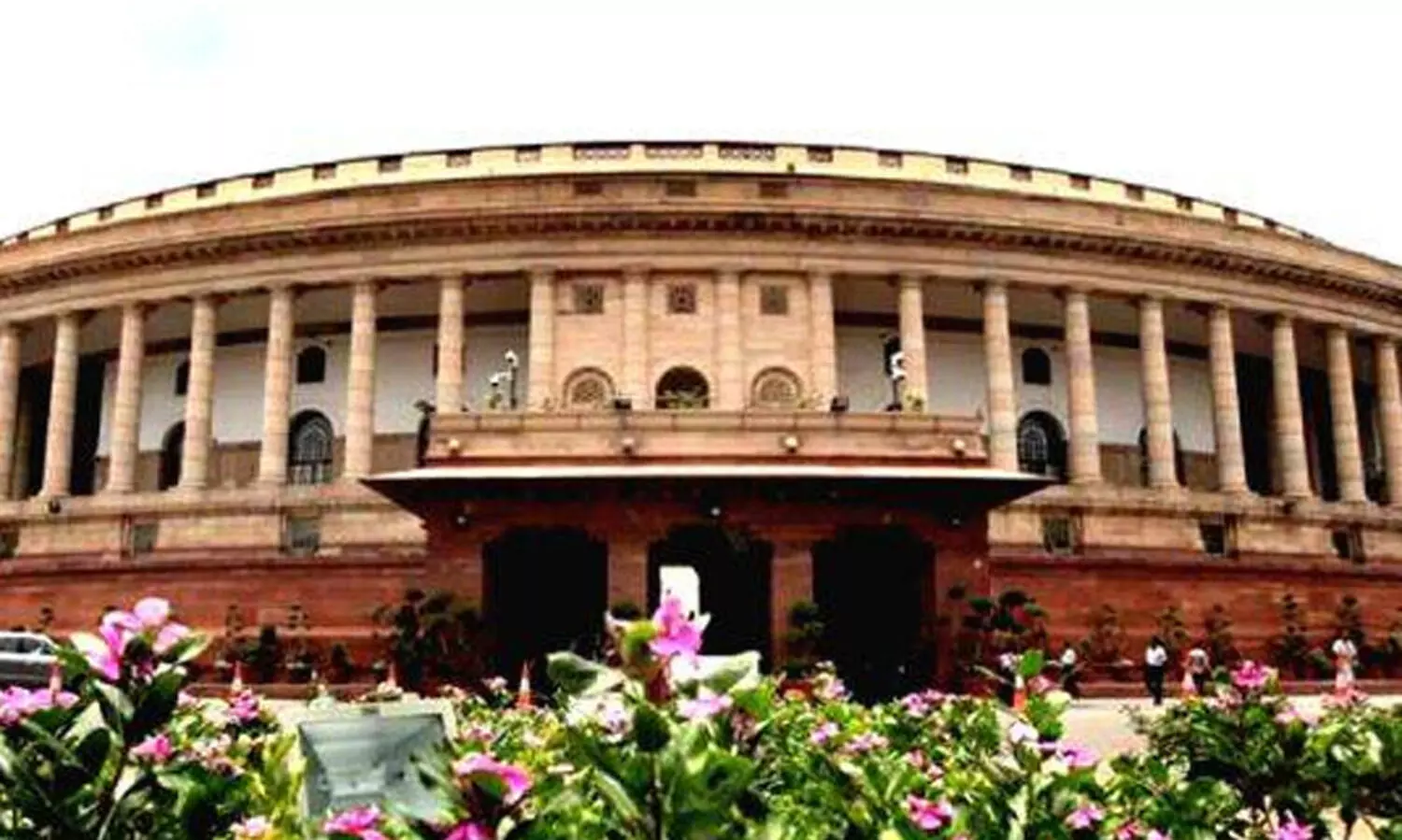 ലോക്സഭയിൽ നിന്ന് ടി.എൻ പ്രതാപനെയും ഹൈബി ഈഡനെയും പുറത്താക്കണമെന്ന് ബി.ജെ.പി ലോക്സഭയിൽ നിന്ന് ടി.എൻ പ്രതാപനെയും ഹൈബി ഈഡനെയും പുറത്താക്കണമെന്ന് ബി.ജെ.പി