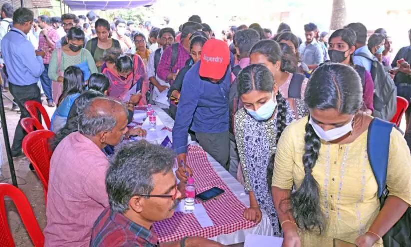 പണി നൽകി ​തൊഴിൽ വകുപ്പ്; മെ​ഗാ​ ജോ​ബ് ഫെ​യ​റി​ൽ 4461 തൊ​ഴി​ല​വ​സ​ര​ങ്ങ​ൾ