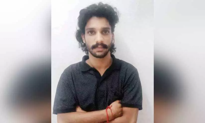 പ്രണയം നടിച്ച് പീഡനം: പ്രതി പിടിയിൽ