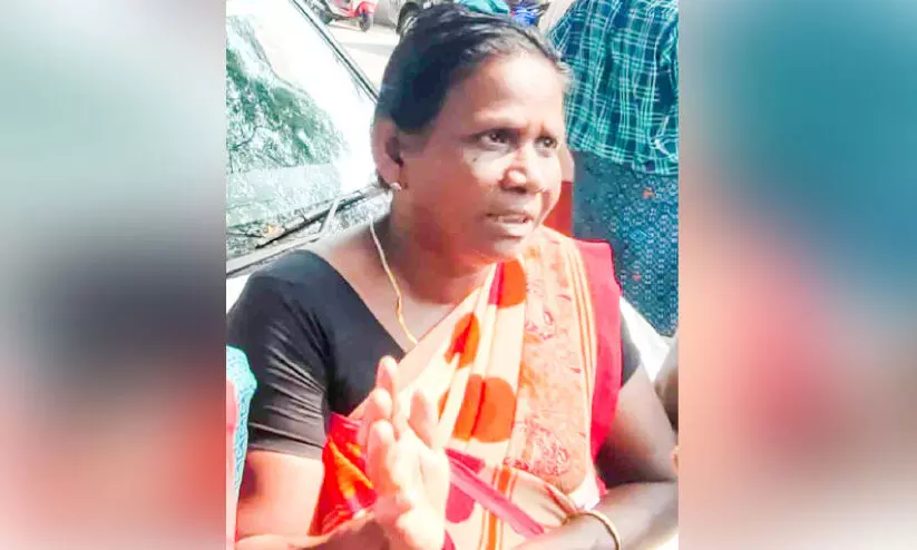 പേടിച്ചിട്ടാ സാറേ വണ്ടി നിര്ത്താതിരുന്നത്, ഞാന് മദ്യപിച്ചിട്ടൊന്നുമില്ല... പേടിച്ചിട്ടാ സാറേ വണ്ടി നിര്ത്താതിരുന്നത്, ഞാന് മദ്യപിച്ചിട്ടൊന്നുമില്ല...