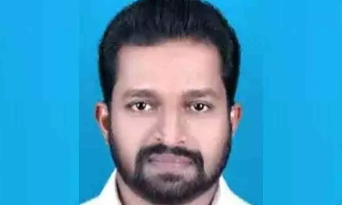 കാസർകോട് കിണറിൽ കണ്ടത് മട്ടന്നൂർ സ്വദേശിയായ അധ്യാപകെൻറ മൃതദേഹം കാസർകോട് കിണറിൽ കണ്ടത് മട്ടന്നൂർ സ്വദേശിയായ അധ്യാപകെൻറ മൃതദേഹം