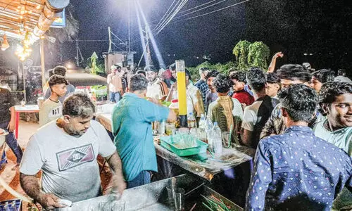 ഗർഭംകലക്കി മുതൽ പുറംമാന്തി വരെ, ഉപ്പിലിട്ടതിനും സോഡകൾക്കും ആവശ്യക്കാർ ഏറെ ഗർഭംകലക്കി മുതൽ പുറംമാന്തി വരെ, ഉപ്പിലിട്ടതിനും സോഡകൾക്കും ആവശ്യക്കാർ ഏറെ