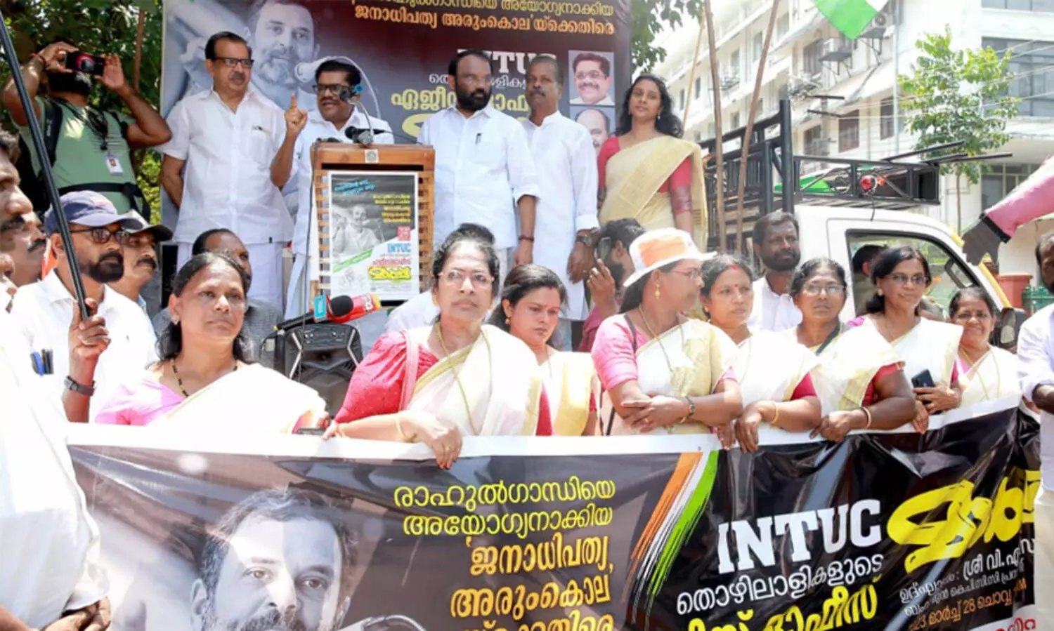 ജനാധിപത്യ ധ്വംസനം തൊഴിലാളികൾ ചെറുക്കുമെന്ന് വി.എം.സുധീരൻ