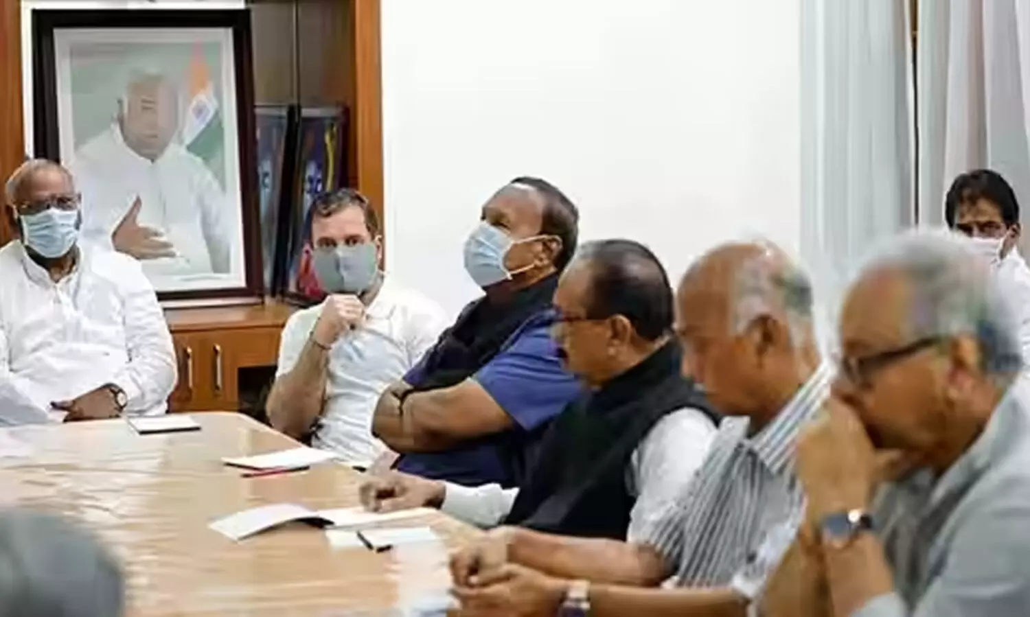 ലോക്സഭാ സ്പീക്കർക്കെതിരെ അവിശ്വാസ പ്രമേയം; പ്രതിപക്ഷ പാർട്ടികളുടെ പിന്തുണ തേടാൻ കോൺഗ്രസ്