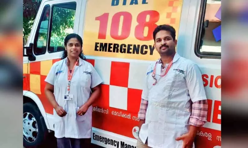 വീട്ടിൽ പ്രസവിച്ച ആദിവാസി യുവതിക്ക് രക്ഷകരായി കനിവ് 108 ആംബുലൻസ് ജീവനക്കാർ