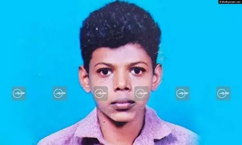 പരീക്ഷ കഴിഞ്ഞ് മടങ്ങിയ പ്ലസ് ടു വിദ്യാർഥി ബൈക്കപകടത്തിൽ മരിച്ചു പരീക്ഷ കഴിഞ്ഞ് മടങ്ങിയ പ്ലസ് ടു വിദ്യാർഥി ബൈക്കപകടത്തിൽ മരിച്ചു