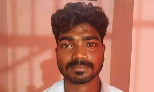 അമ്മൂമ്മയുടെ സ്വർണമാല കവർന്ന് മുക്കുപണ്ടം പകരം വെച്ചു; ചെറുമകൻ പിടിയിൽ അമ്മൂമ്മയുടെ സ്വർണമാല കവർന്ന് മുക്കുപണ്ടം പകരം വെച്ചു; ചെറുമകൻ പിടിയിൽ